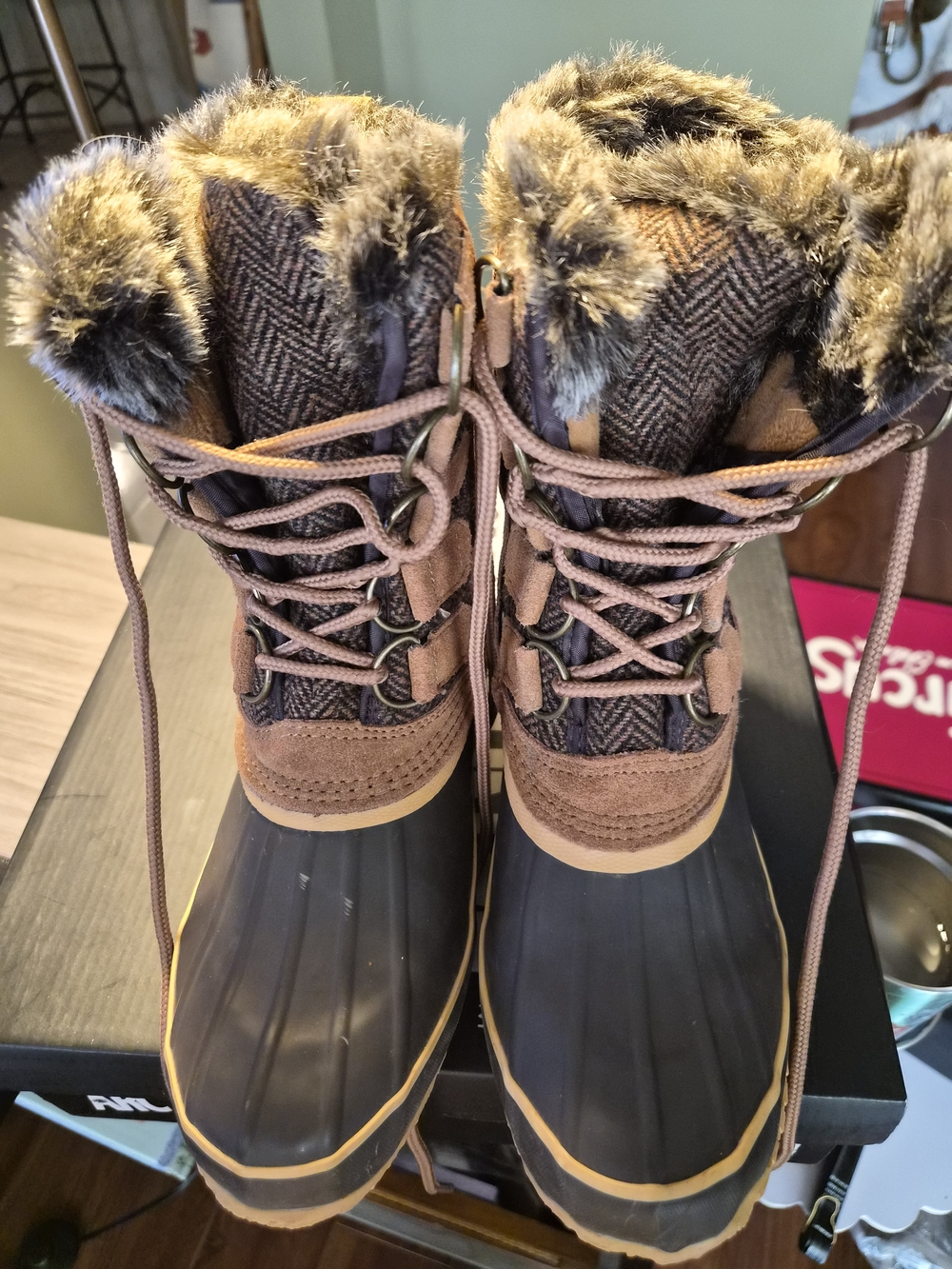 Women's Brown Faux-Fur Lace-Up Duck Boot. Winter Rain Boots